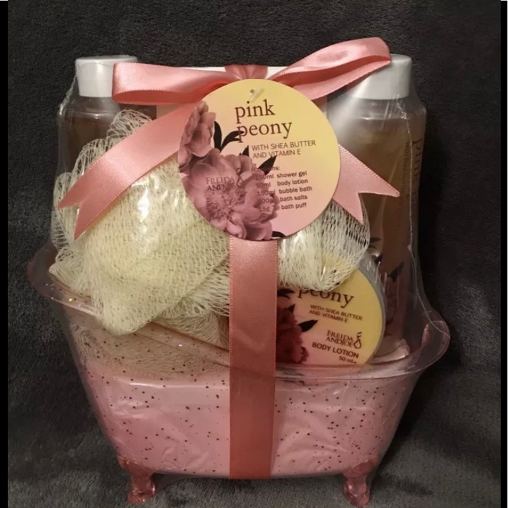 Bath Body Spa Gift Set in a Tub for Women in Pink Peony Fragrance-Freida & Joe